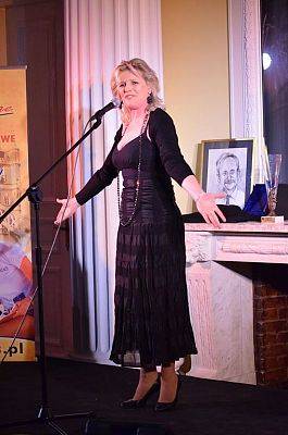 Grafika #12: Elżbieta Laskiewicz nauczycielka Zespołu Szkół im. Jana Pawła II w Łebieniu laureatką Ogólnopolskiego Konkursu "Wartościowa wycieczka szkolna"