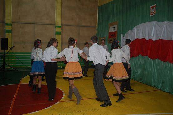 Grafika #2: Młodzież naszej szkoły gościnnie wystąpiła w Zespole Szkół w Garczegorzu i Gminnym Ośrodku Kultury w Nowej Wsi Lęborskiej z programem patriotycznym