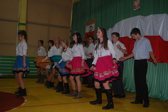 Grafika #3: Młodzież naszej szkoły gościnnie wystąpiła w Zespole Szkół w Garczegorzu i Gminnym Ośrodku Kultury w Nowej Wsi Lęborskiej z programem patriotycznym