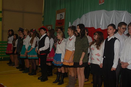 Grafika #0: Młodzież naszej szkoły gościnnie wystąpiła w Zespole Szkół w Garczegorzu i Gminnym Ośrodku Kultury w Nowej Wsi Lęborskiej z programem patriotycznym