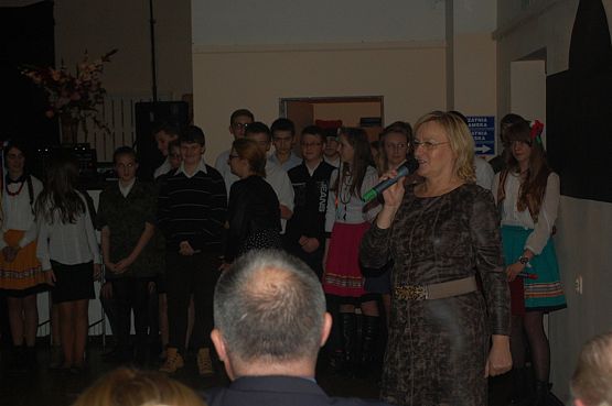 Grafika #21: Młodzież naszej szkoły gościnnie wystąpiła w Zespole Szkół w Garczegorzu i Gminnym Ośrodku Kultury w Nowej Wsi Lęborskiej z programem patriotycznym