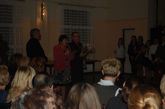 Grafika #22: Młodzież naszej szkoły gościnnie wystąpiła w Zespole Szkół w Garczegorzu i Gminnym Ośrodku Kultury w Nowej Wsi Lęborskiej z programem patriotycznym