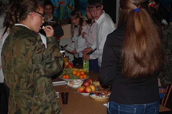 Grafika #25: Młodzież naszej szkoły gościnnie wystąpiła w Zespole Szkół w Garczegorzu i Gminnym Ośrodku Kultury w Nowej Wsi Lęborskiej z programem patriotycznym