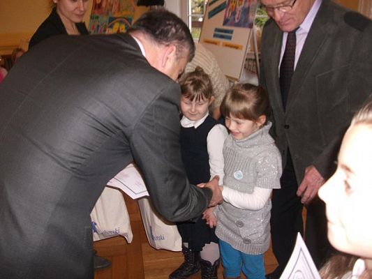 Grafika #1: Podsumowanie konkursu "Szukam rodziny"