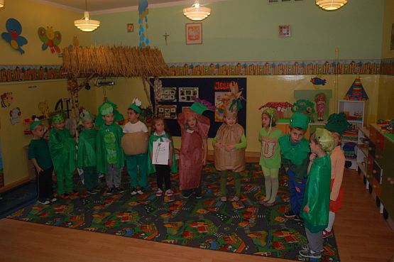 Grafika #7: Przedstawienie edukacyjne \ Na straganie "