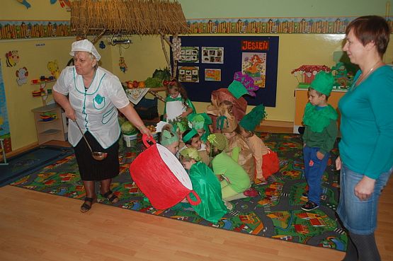 Grafika #8: Przedstawienie edukacyjne \ Na straganie "