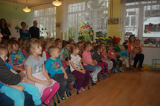 Grafika #10: Przedstawienie edukacyjne \ Na straganie "