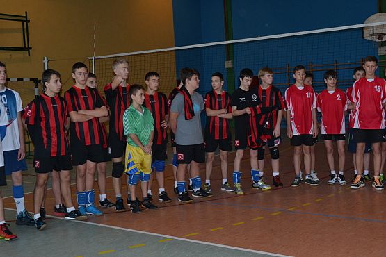 Grafika #24: XIII Turniej Piłki Siatkowej z okazji Święta Niepodległości o puchar dyrektora Zespołu Szkół im. Jana Pawła II w Łebieniu