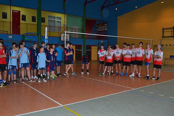 Grafika #26: XIII Turniej Piłki Siatkowej z okazji Święta Niepodległości o puchar dyrektora Zespołu Szkół im. Jana Pawła II w Łebieniu