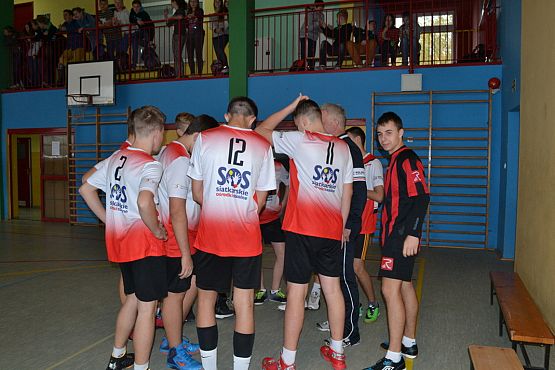 Grafika #5: XIII Turniej Piłki Siatkowej z okazji Święta Niepodległości o puchar dyrektora Zespołu Szkół im. Jana Pawła II w Łebieniu