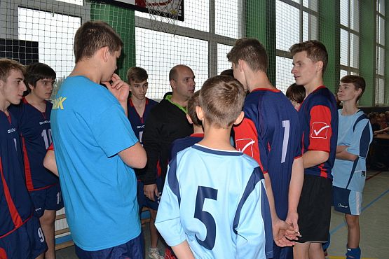 Grafika #6: XIII Turniej Piłki Siatkowej z okazji Święta Niepodległości o puchar dyrektora Zespołu Szkół im. Jana Pawła II w Łebieniu