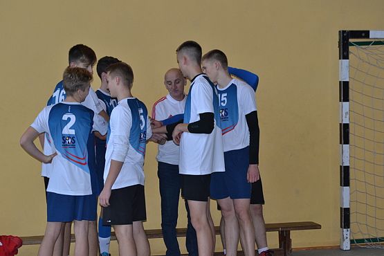 Grafika #7: XIII Turniej Piłki Siatkowej z okazji Święta Niepodległości o puchar dyrektora Zespołu Szkół im. Jana Pawła II w Łebieniu