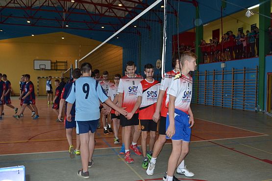 Grafika #9: XIII Turniej Piłki Siatkowej z okazji Święta Niepodległości o puchar dyrektora Zespołu Szkół im. Jana Pawła II w Łebieniu