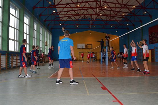 Grafika #10: XIII Turniej Piłki Siatkowej z okazji Święta Niepodległości o puchar dyrektora Zespołu Szkół im. Jana Pawła II w Łebieniu