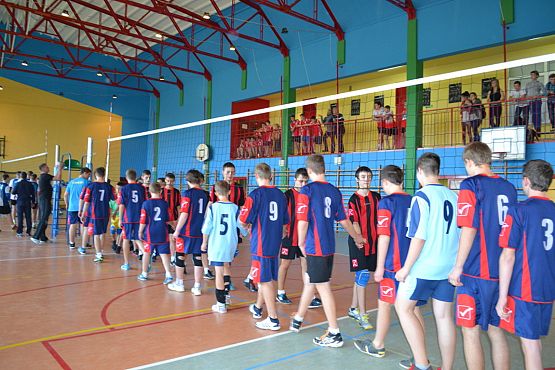 Grafika #15: XIII Turniej Piłki Siatkowej z okazji Święta Niepodległości o puchar dyrektora Zespołu Szkół im. Jana Pawła II w Łebieniu