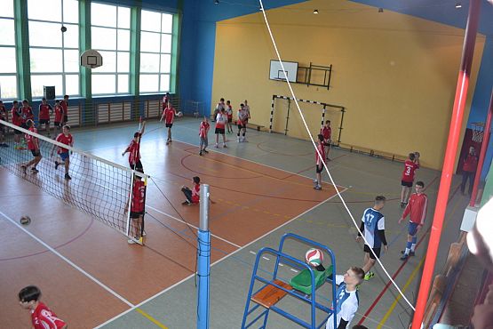 Grafika #16: XIII Turniej Piłki Siatkowej z okazji Święta Niepodległości o puchar dyrektora Zespołu Szkół im. Jana Pawła II w Łebieniu