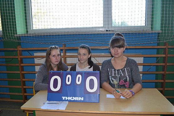 Grafika #18: XIII Turniej Piłki Siatkowej z okazji Święta Niepodległości o puchar dyrektora Zespołu Szkół im. Jana Pawła II w Łebieniu