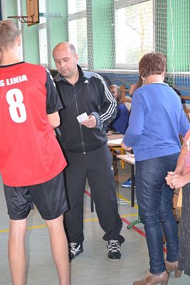 Grafika #30: XIII Turniej Piłki Siatkowej z okazji Święta Niepodległości o puchar dyrektora Zespołu Szkół im. Jana Pawła II w Łebieniu