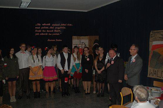 Grafika #23: Wieczornica z okazji Święta Niepodległości