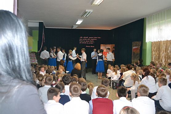 Grafika #1: Uroczysty apel z okazji Narodowego Święta Niepodległości