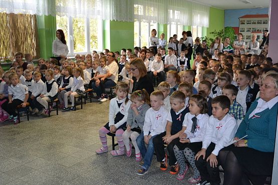 Grafika #4: Uroczysty apel z okazji Narodowego Święta Niepodległości