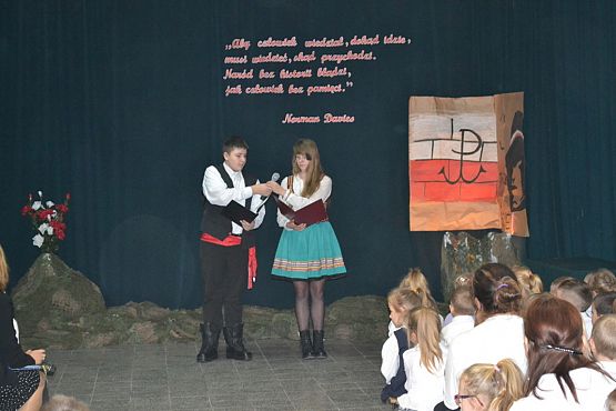 Grafika #5: Uroczysty apel z okazji Narodowego Święta Niepodległości