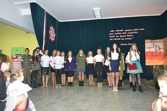 Grafika #11: Uroczysty apel z okazji Narodowego Święta Niepodległości