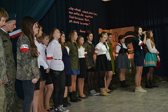 Grafika #12: Uroczysty apel z okazji Narodowego Święta Niepodległości