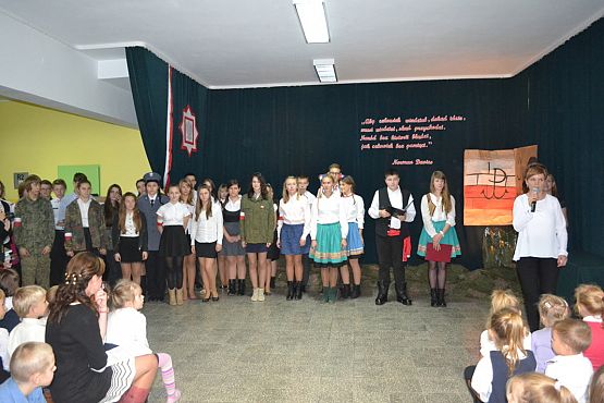 Grafika #14: Uroczysty apel z okazji Narodowego Święta Niepodległości