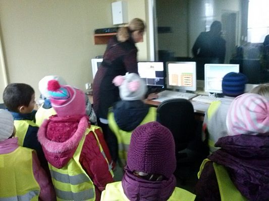 Grafika #2: Wycieczka zerówek do MPWiK w Lęborku