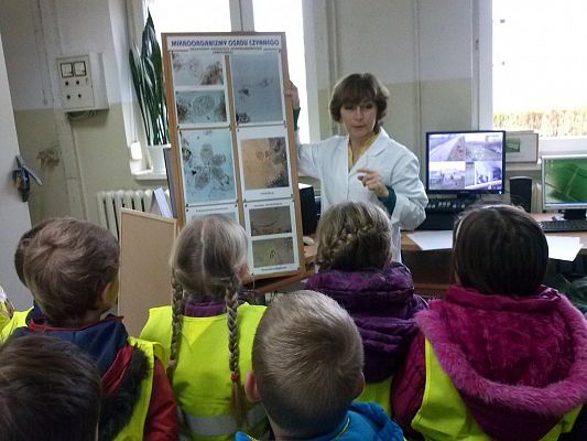 Grafika #6: Wycieczka zerówek do MPWiK w Lęborku