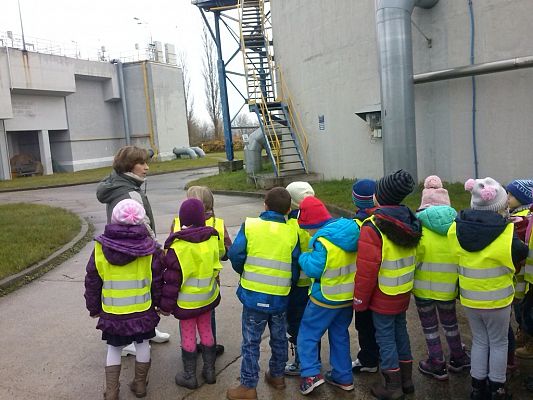 Grafika #7: Wycieczka zerówek do MPWiK w Lęborku