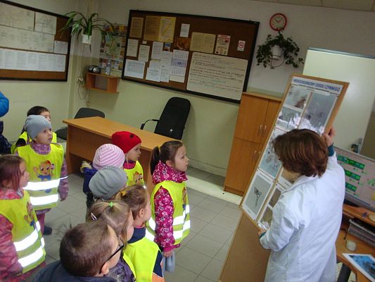 Grafika #16: Wycieczka zerówek do MPWiK w Lęborku