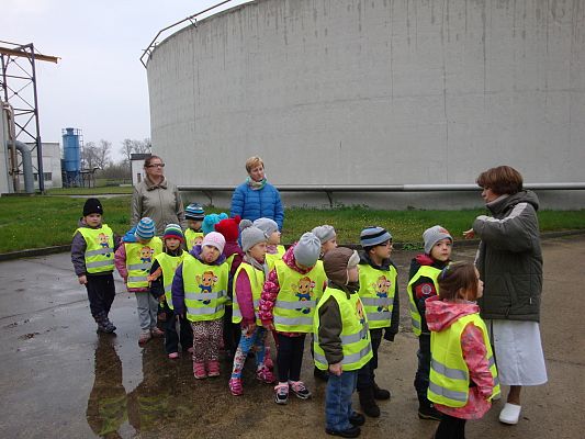 Grafika #10: Wycieczka zerówek do MPWiK w Lęborku