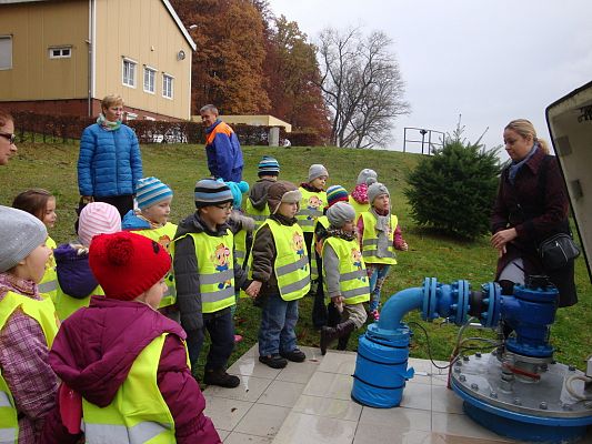 Grafika #12: Wycieczka zerówek do MPWiK w Lęborku