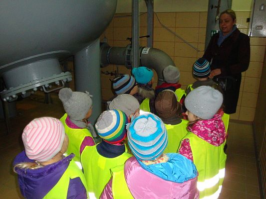 Grafika #14: Wycieczka zerówek do MPWiK w Lęborku