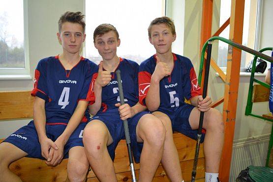 Grafika #4: Drużyna Gimnazjum w Łebieniu mistrzem powiatu w unihokeja