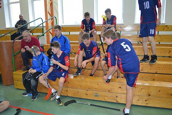 Grafika #8: Drużyna Gimnazjum w Łebieniu mistrzem powiatu w unihokeja