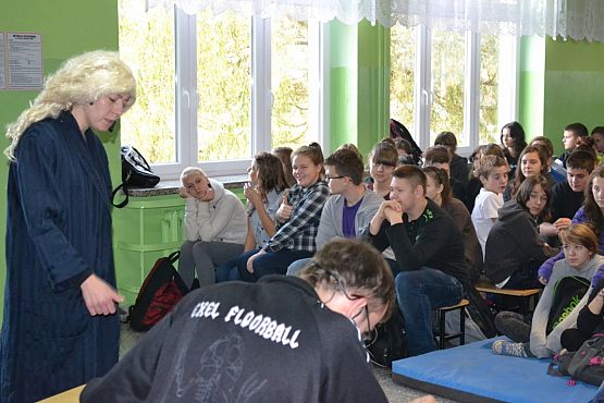 Grafika #7: Przedstawienia teatralne