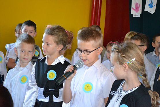 Grafika #3: Ślubowanie uczniów klas pierwszych