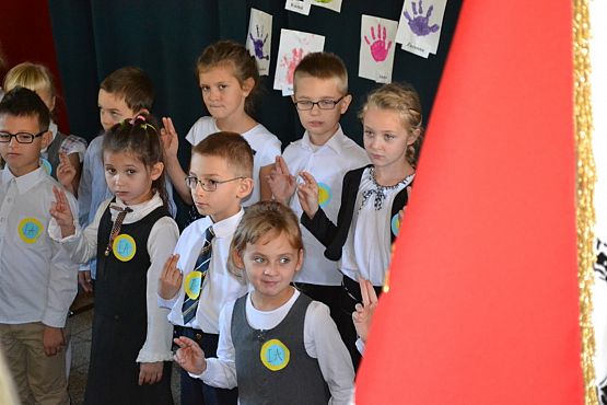 Grafika #5: Ślubowanie uczniów klas pierwszych