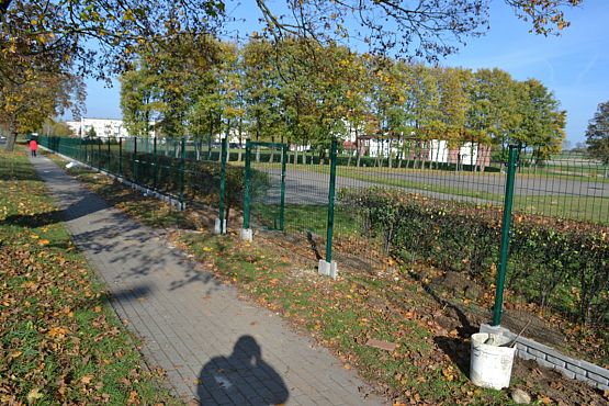 Grafika #2: Ogrodzenie terenu szkolnego i sportowego