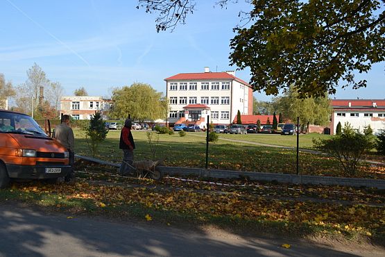 Grafika #0: Ogrodzenie terenu szkolnego i sportowego