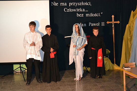 Grafika #8: 8 rocznica nadania imienia Jana Pawła II Zespołowi Szkół w Łebieniu