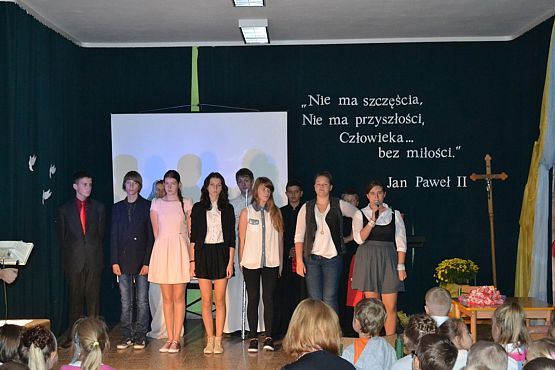 Grafika #11: 8 rocznica nadania imienia Jana Pawła II Zespołowi Szkół w Łebieniu