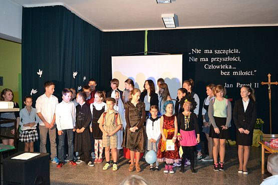Grafika #12: 8 rocznica nadania imienia Jana Pawła II Zespołowi Szkół w Łebieniu