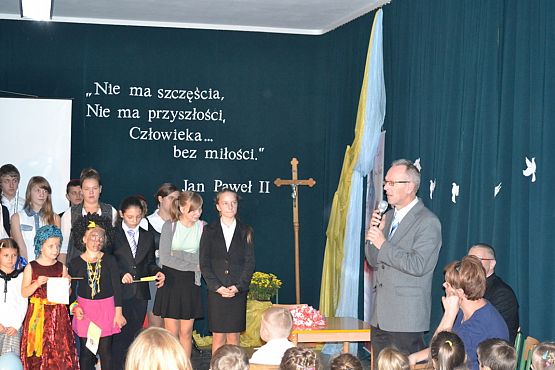 Grafika #14: 8 rocznica nadania imienia Jana Pawła II Zespołowi Szkół w Łebieniu