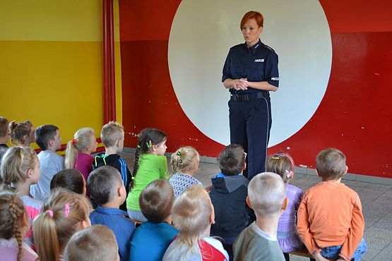 Grafika #0: Spotkanie uczniów klas I - III SP z policjantami