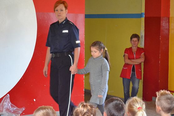 Grafika #3: Spotkanie uczniów klas I - III SP z policjantami
