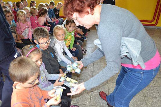 Grafika #6: Spotkanie uczniów klas I - III SP z policjantami